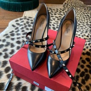 Valentino Rockstar Wrap Pump- size 40